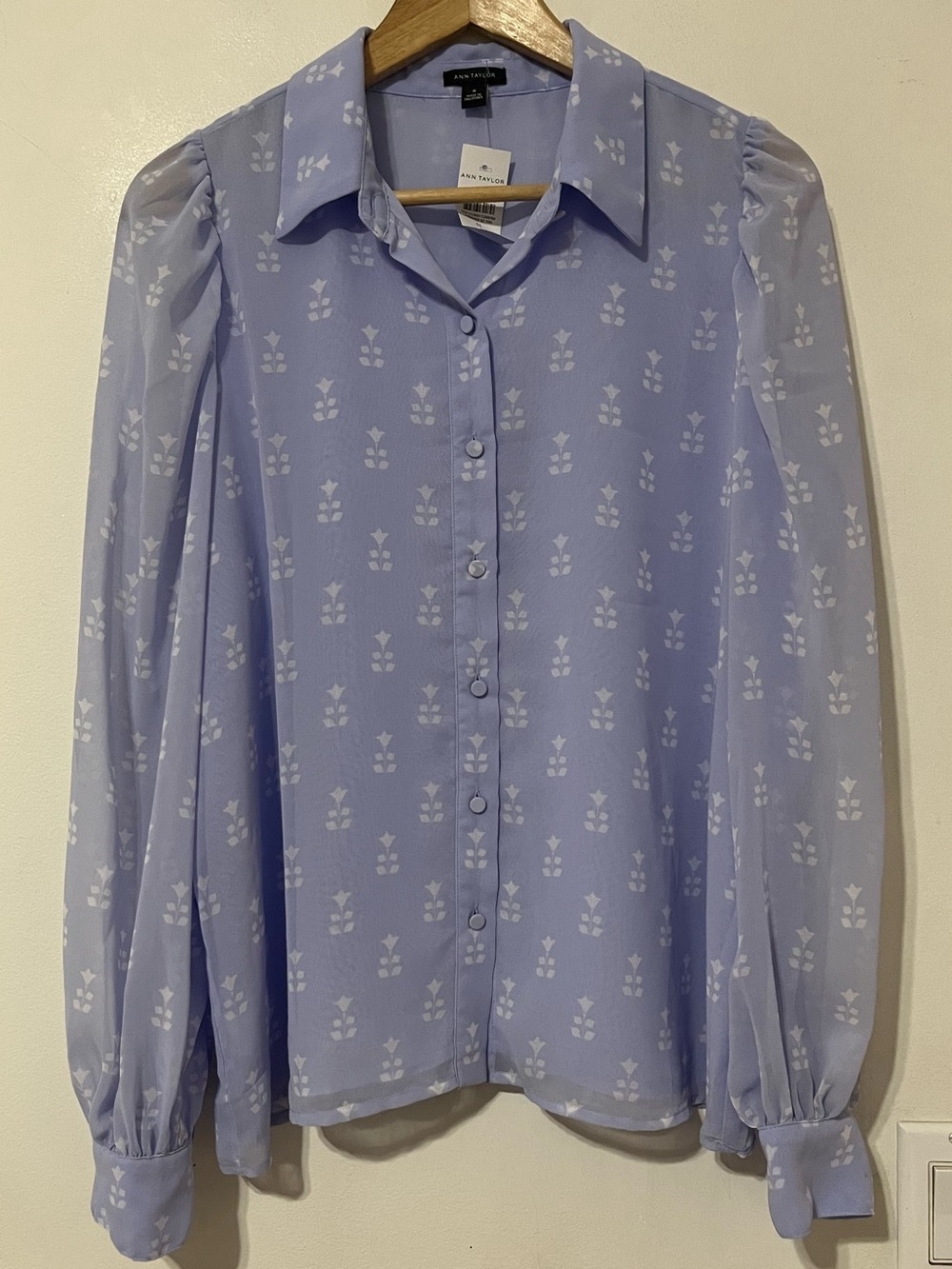 Ann Taylor Button down blouse tulip print periwinkle floral business casual